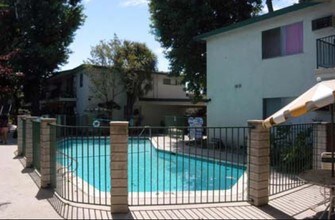 Chasewood Apartments in Panorama City, CA - Foto de edificio - Building Photo