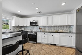 50 Hazelwood Ave in Westhampton Beach, NY - Building Photo - Building Photo