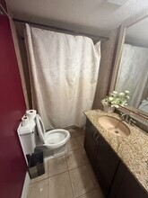 7821 Hope St in Hollywood, FL - Foto de edificio - Building Photo