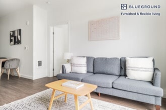 17645 NE 69th Ct in Redmond, WA - Building Photo - Building Photo