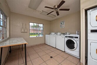 1438 Holden Ave in Orlando, FL - Building Photo - Building Photo