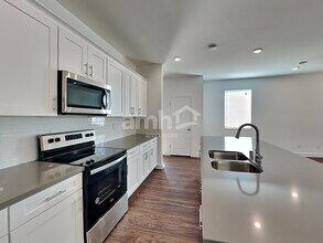 10186 W Oleta Ave in Las Vegas, NV - Building Photo - Building Photo