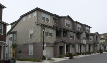 6117 Old Quarry Loop in Oakland, CA - Foto de edificio - Building Photo