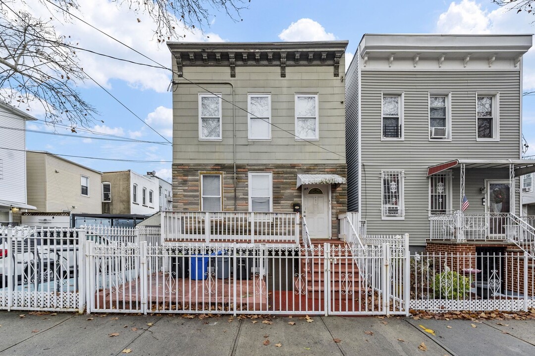 189 Belvidere Ave in Jersey City, NJ - Building Photo