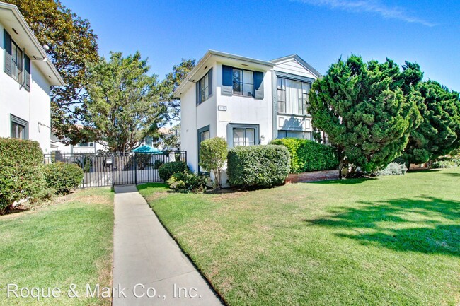 3152 S Barrington Ave in Los Angeles, CA - Foto de edificio - Building Photo