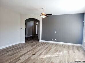8225 Limerick Fls in San Antonio, TX - Foto de edificio - Building Photo