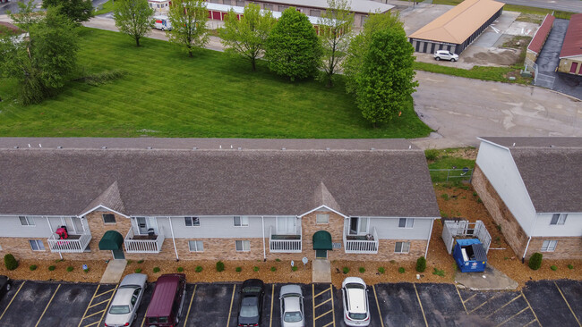 Reside Here Apartments & Rentals in Belleville, IL - Foto de edificio - Building Photo