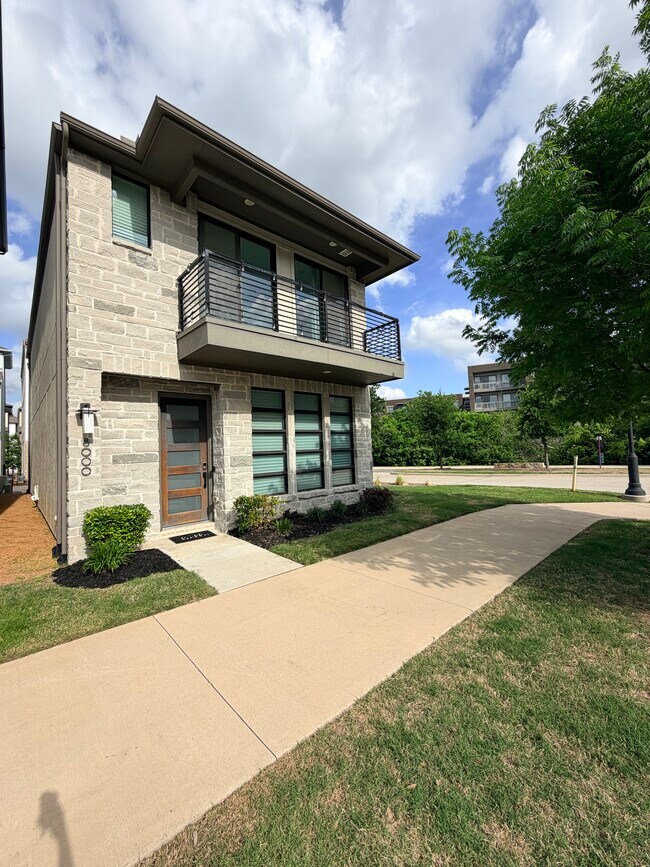 8000 Ingram Dr in Plano, TX - Building Photo - Building Photo