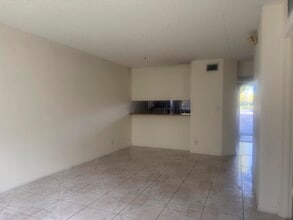 3213 NW 103rd Terrace in Coral Springs, FL - Building Photo - Building Photo