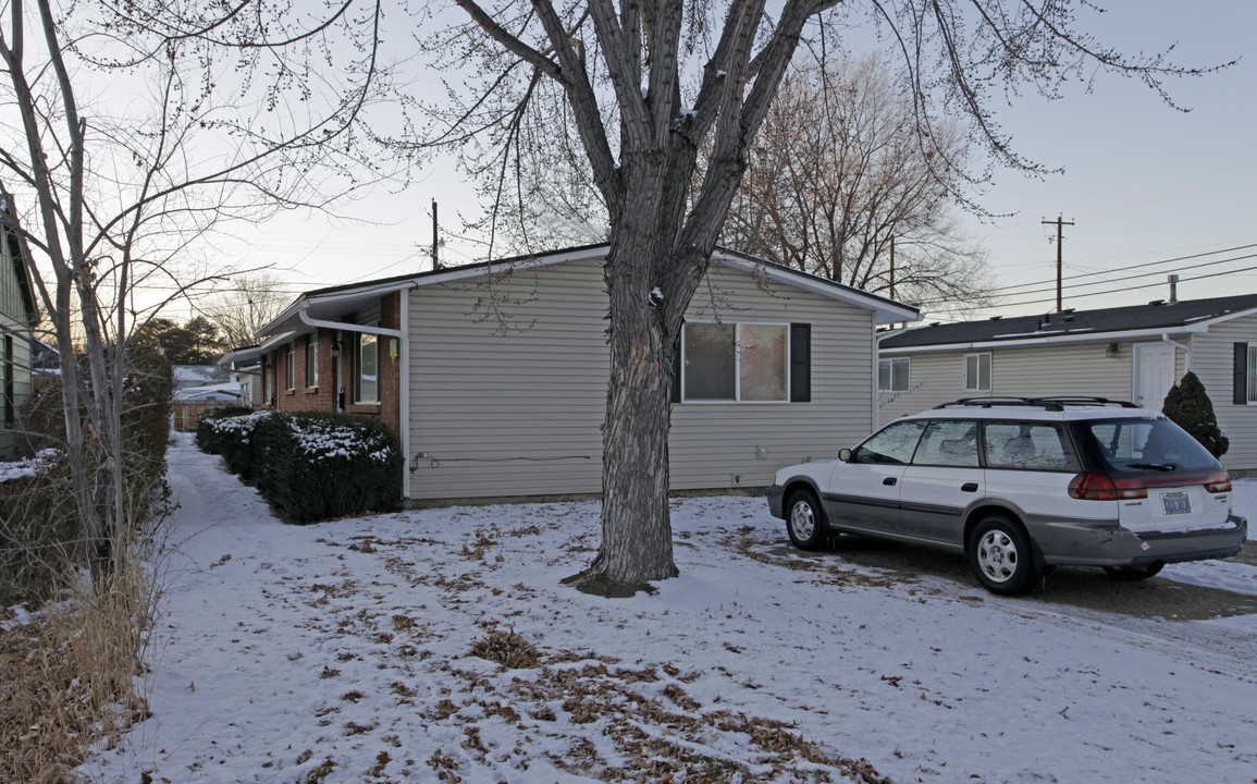 1305 Vermont Ave in Boise, ID - Foto de edificio