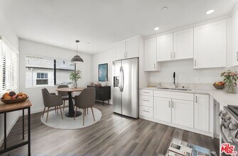 1254 9th St in Santa Monica, CA - Building Photo - Building Photo
