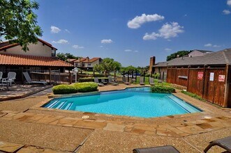 2610 Lakehill Ln in Carrollton, TX - Building Photo - Building Photo