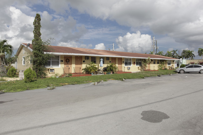 2649 Van Buren St in Hollywood, FL - Building Photo - Primary Photo