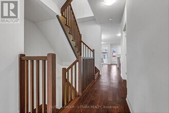 1036 Cobble Hill Dr in Ottawa, ON - Building Photo - Building Photo