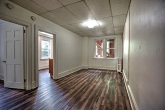 222 E Aurora St in Ironwood, MI - Building Photo - Building Photo