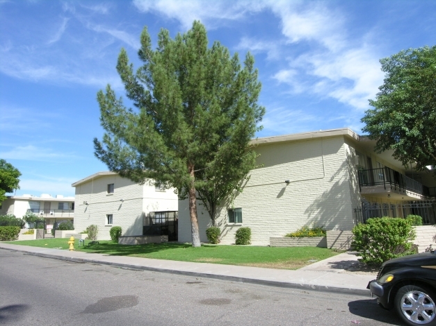 Cornel Garden Condos in Phoenix, AZ - Building Photo