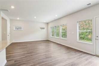 2759 Aralynn Wy in College Park, GA - Building Photo - Building Photo