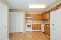 3304 Whispering Woods Dr photo'