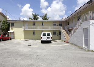 50 Majorca Ave in Coral Gables, FL - Building Photo - Building Photo