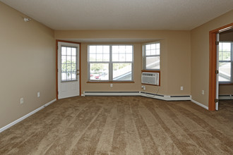 Goettens Grove Apartments in St. Cloud, MN - Building Photo - Interior Photo