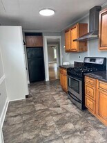 133 N Main St, Unit Upper in Geneva, NY - Building Photo