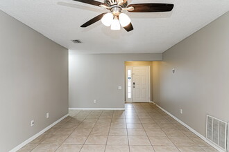 12438 Dawn Vista Dr in Riverview, FL - Building Photo - Building Photo