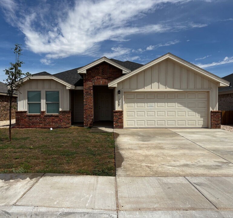 1309 Bajada St in Midland, TX - Building Photo