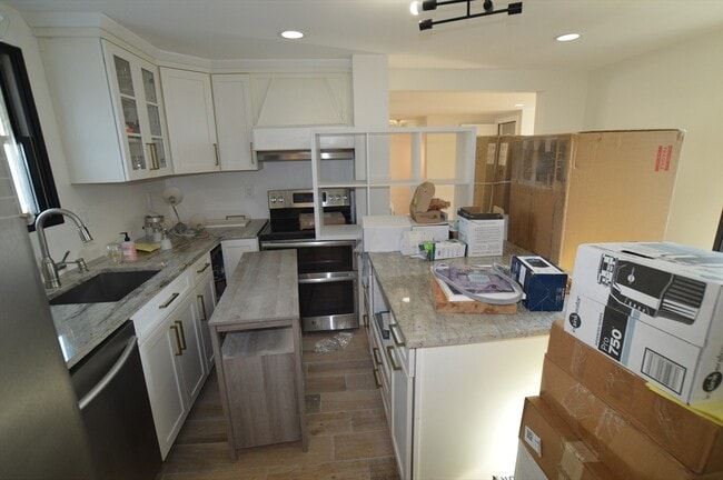 112 Lynde St in Melrose, MA - Building Photo - Building Photo