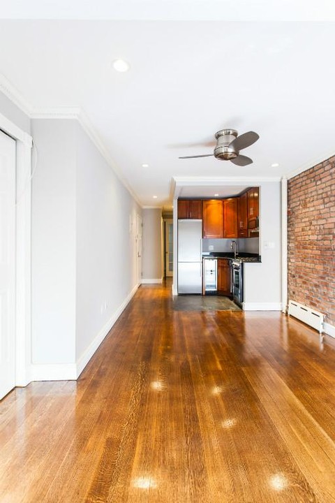 1373 1st Ave in New York, NY - Building Photo