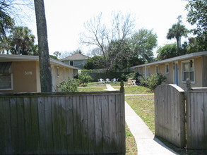 302 4th Ave N in Jacksonville Beach, FL - Building Photo - Building Photo