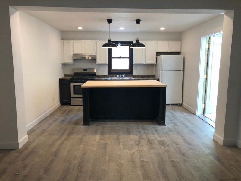 92 5th Ave NW in Waverly, IA - Building Photo