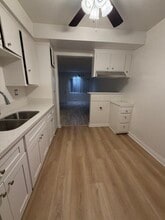 The Westwood Apartments in Downey, CA - Foto de edificio - Building Photo