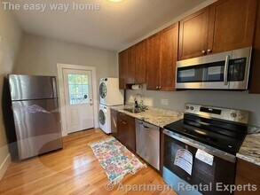7 Leyden Ave in Medford, MA - Foto de edificio - Building Photo