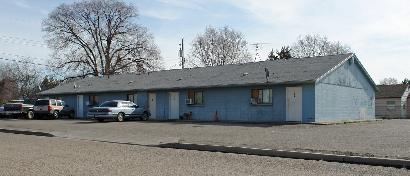 305 Chicago St in Caldwell, ID - Foto de edificio