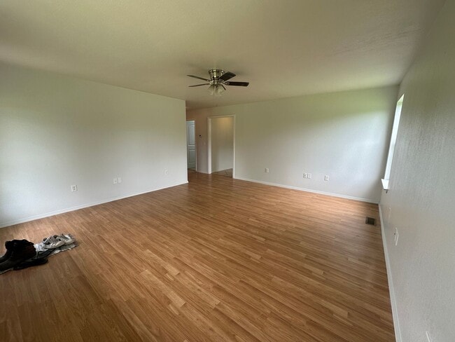 135 Price Rd in London, AR - Building Photo - Building Photo
