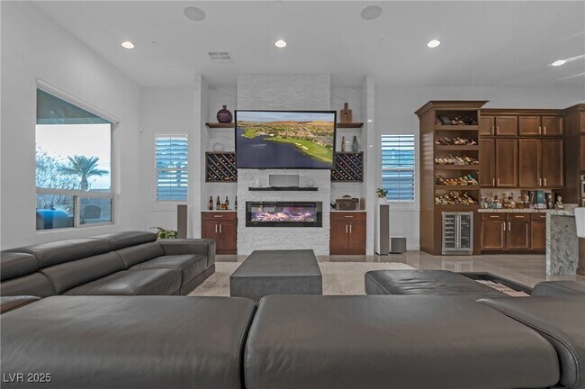 property at 9 Porto Malaga St