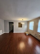 13797 Cedar Rd, Unit 201 in South Euclid, OH - Foto de edificio - Building Photo