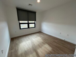 199 Gardner St in Boston, MA - Foto de edificio - Building Photo