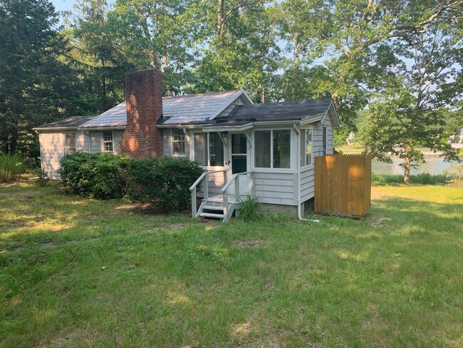 property at 2285 Little Neck Rd