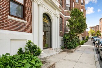 22 Orkney Rd in Boston, MA - Foto de edificio - Building Photo