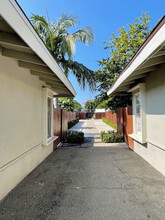 609 N Baker St in Santa Ana, CA - Building Photo - Building Photo