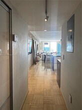 2457 Collins Ave, Unit 405 in Miami Beach, FL - Building Photo - Building Photo