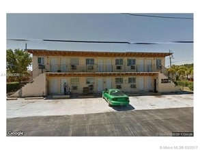 Sunshine Apartments in Homestead, FL - Foto de edificio - Building Photo