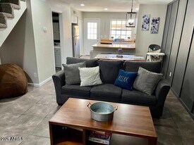 4601 N 102nd Ave in Phoenix, AZ - Building Photo