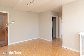 727 W Belmont Ave, Unit J06W in Chicago, IL - Foto de edificio - Building Photo