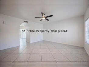 7801 N 44th Dr in Glendale, AZ - Building Photo - Building Photo