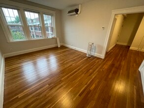 22 Forest St, Unit 4 in Cambridge, MA - Foto de edificio - Building Photo