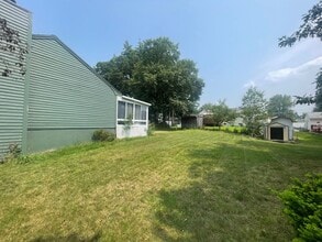 4 Heidi Ln in Nashua, NH - Building Photo - Building Photo