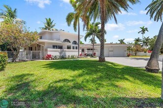 770 SE 22nd Ave in Pompano Beach, FL - Building Photo - Building Photo