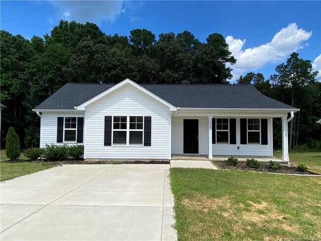 529 Hamlet Dr in Broadway, NC - Building Photo - Building Photo